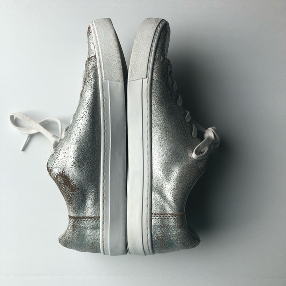 TOMS Lenox Silver Metallic Leather Lace Up Sneaker - Picture 3 of 8